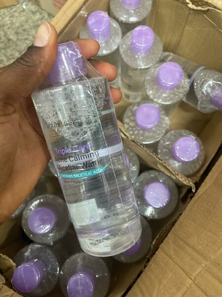 Eau micellaire d'acide salicyl