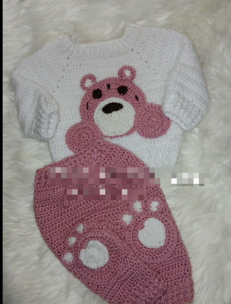 Knitted children's set jumper+trousers