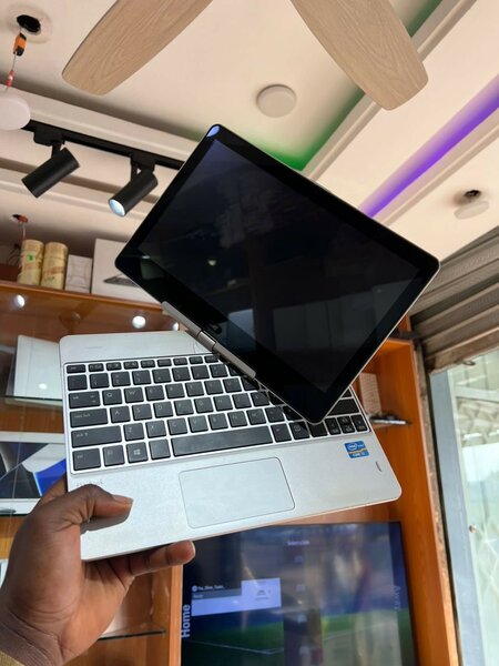 *HP Elitebook Revolve 810 G3*