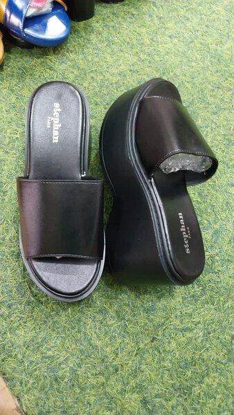 Sandales compensées noires