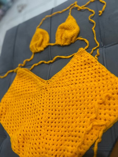 Bikini tricoté jaune vibrant