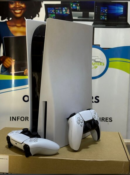 Console PS5 avec Manettes