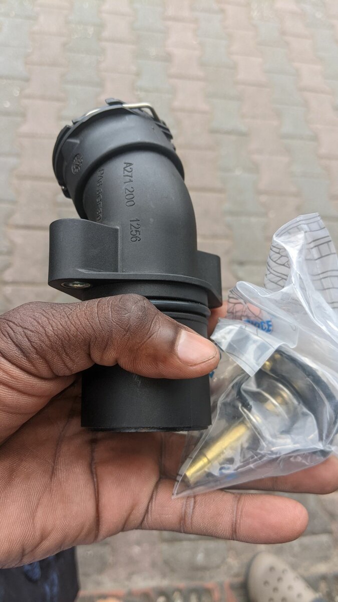 Engine Thermometer Housing For Mercedes Benz M271 W211 2011