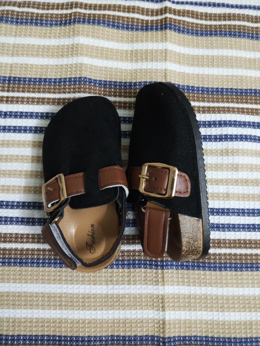 Sabots en daim pour enfants