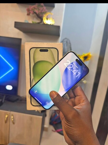 iPhone 15 Vert 128Go