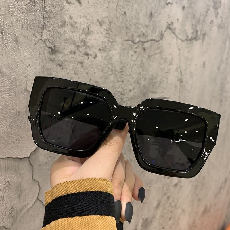 Lunettes de soleil carrées noires