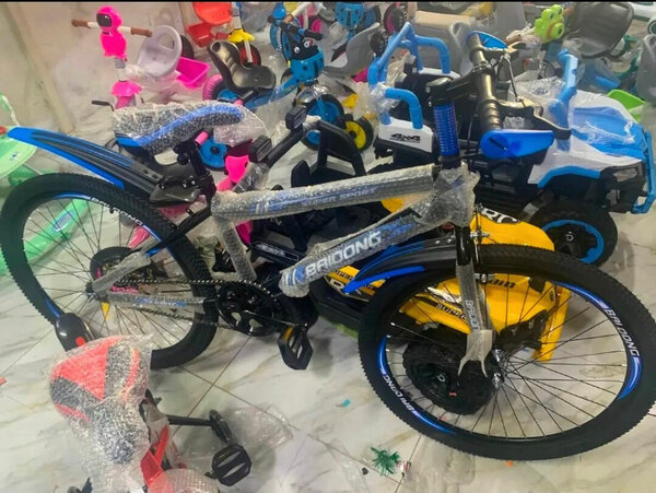 Vélo enfant Bricong noir et jaune