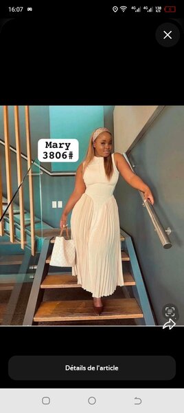 Robe élégante plissée femme