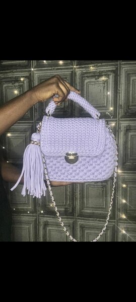 Sac à main tricoté violet