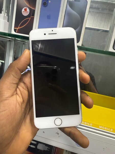 iPhone 7 simple 32gb quasi neufs