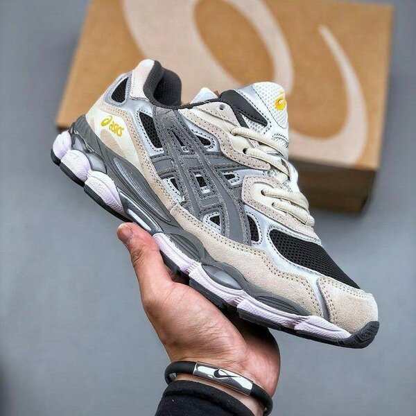 Chaussures de course ASICS tendances