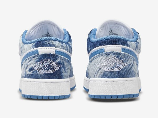 Chaussures Air Jordan 1 Low en denim bleu