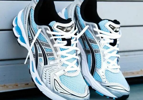 Chaussures de course légères