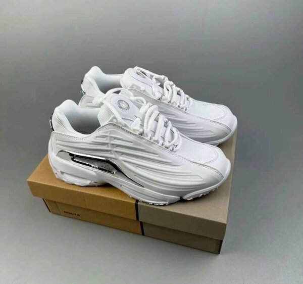 Baskets blanches modernes