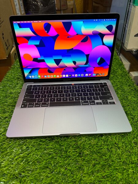 2020 MacBook Pro M1 TOUCHBAR Ram 8GB SSD 256GB