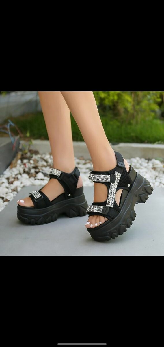 Sandales compensées strass femme