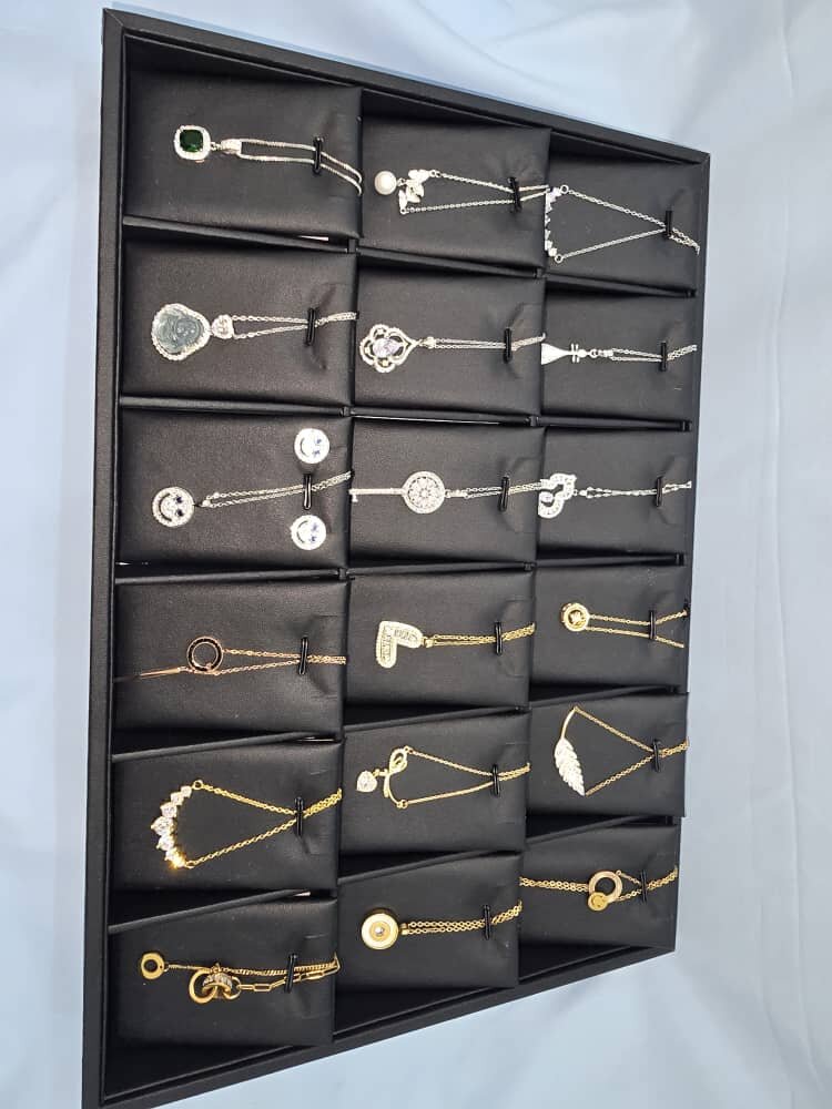 Élégants colliers en or et argent