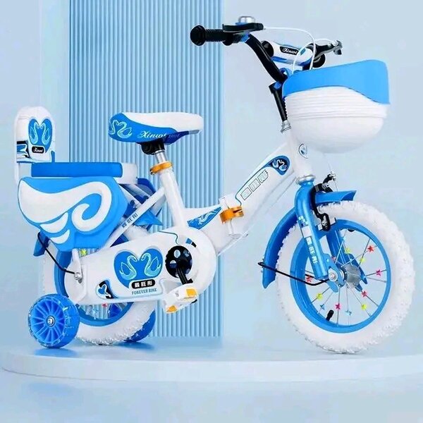 Vélo enfant bleu avec panier