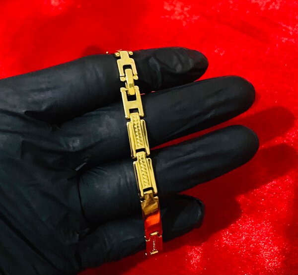 Bracelet en acier doré