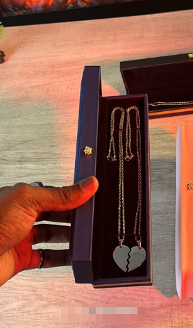 Chaînes argent avec coeur