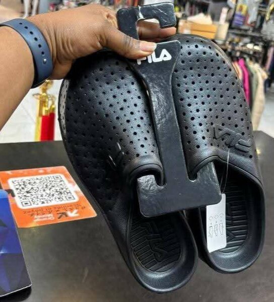 Sandales d'été perforées