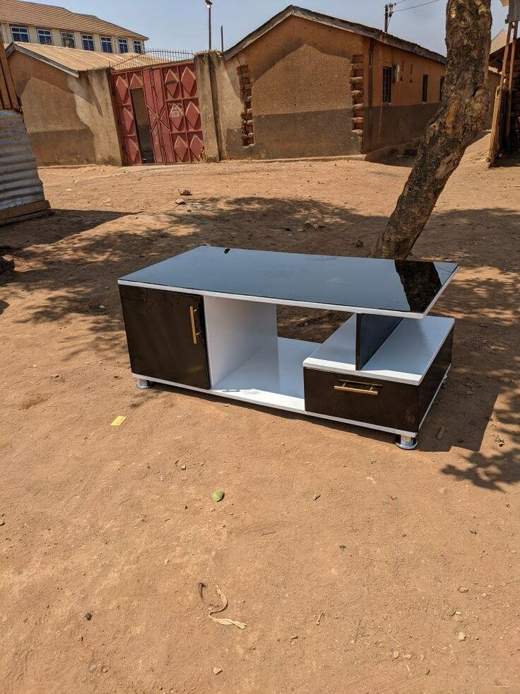 Table TV moderne avec rangement