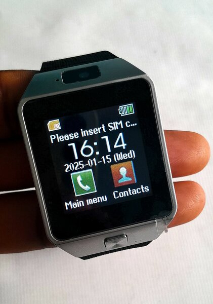 Montre connectée DZ09