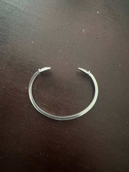 Bracelet en argent sculpté