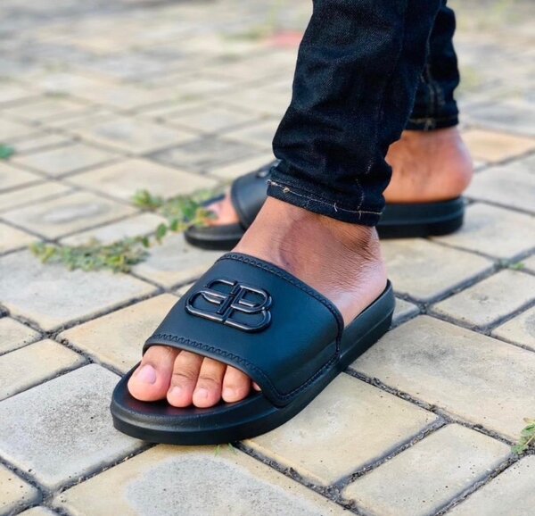 Sandales Balenziaga Et Under