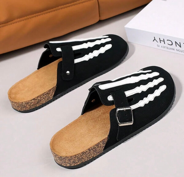 Sabots unisex avec motif squelettique