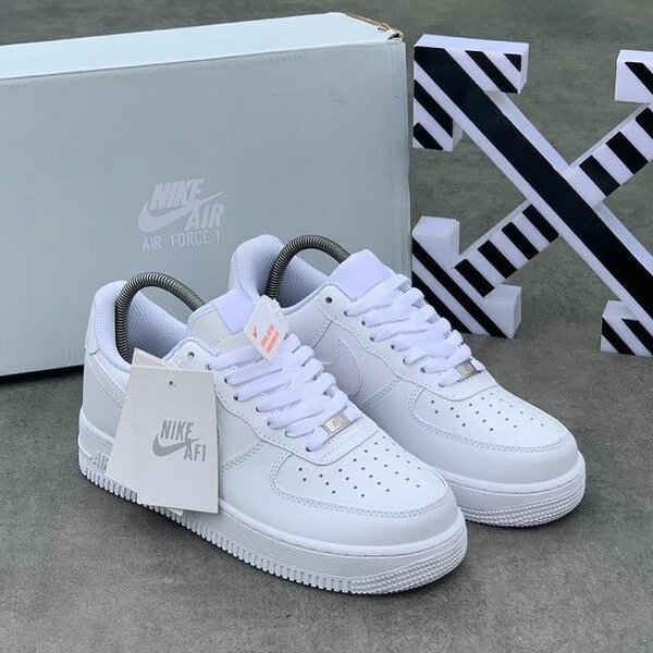 Nike Air Force 1 Blanches