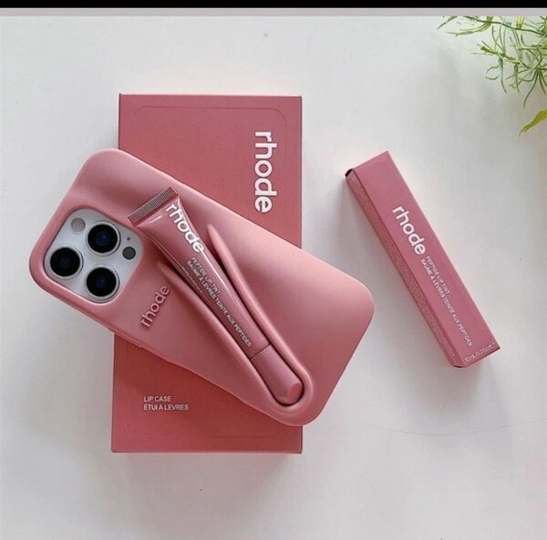 Coque iPhone avec baume à lèvres