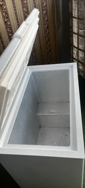 TABLE TOP FREEZER FRIDGE
