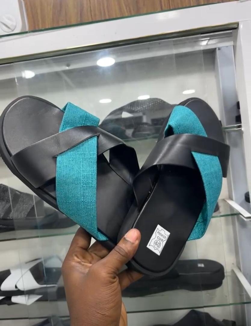 Sandales en cuir tissé