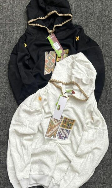 Sweatshirts à capuche brodées