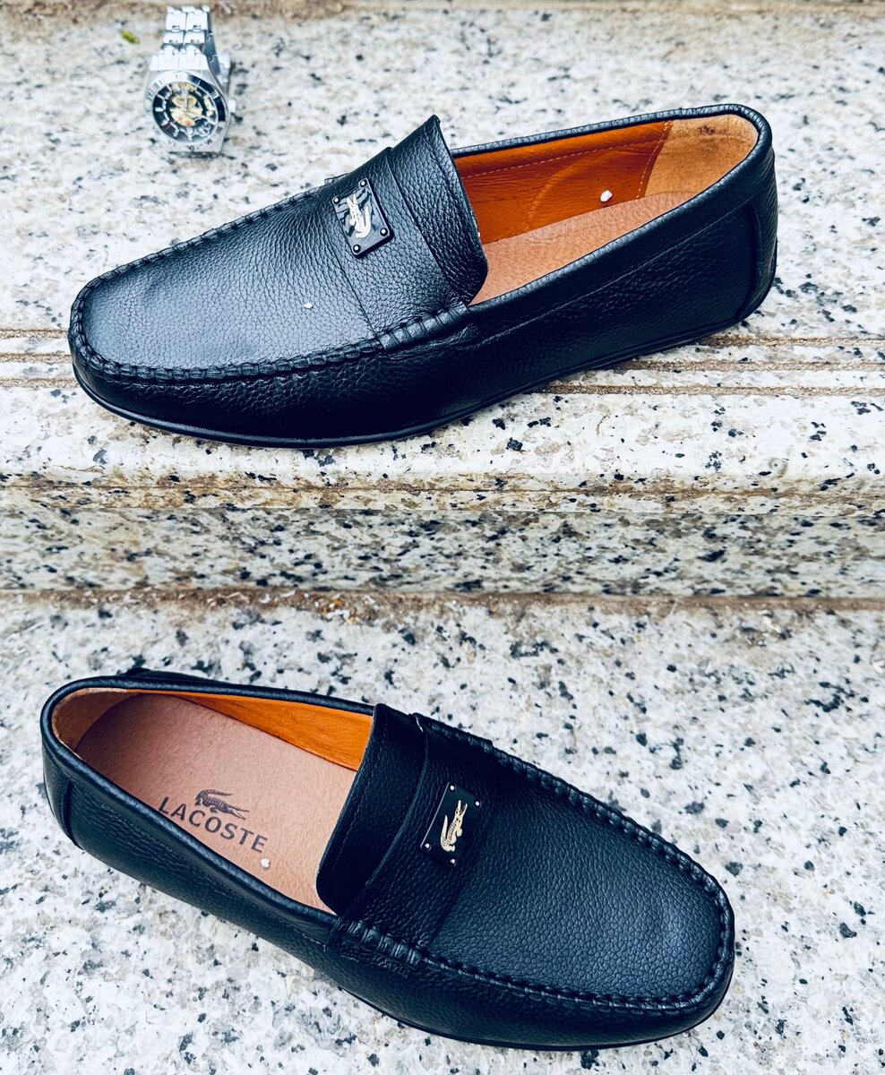 Mocassins en cuir noir Lacoste