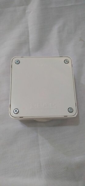 Boîte étanche LAP 100×100