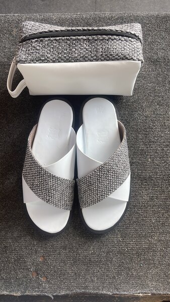 Sandales croisées élégantes