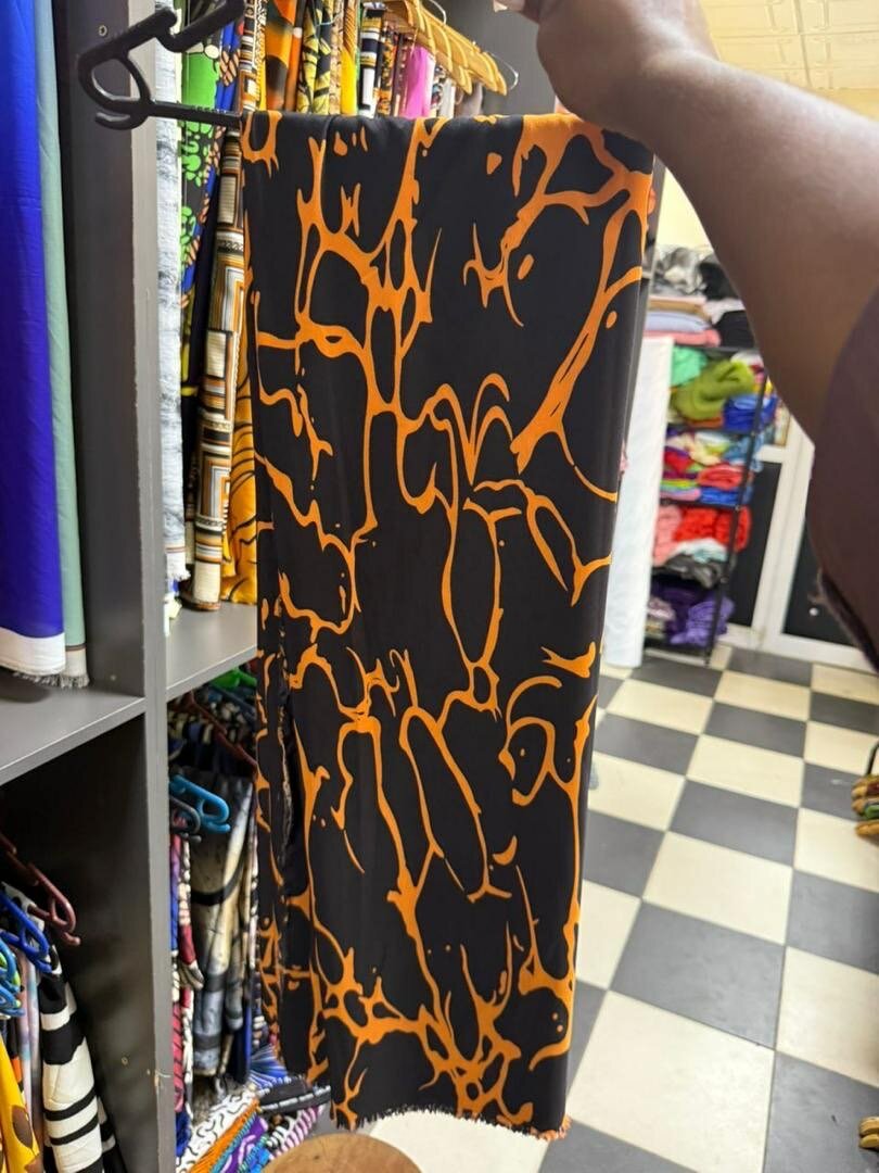 Tissu imprimé abstrait vibrant