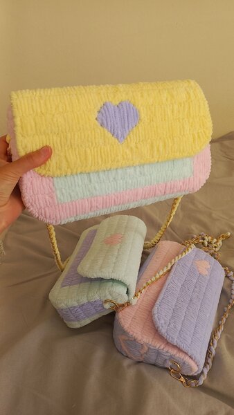 Sac à main en tissu avec chaîne dorée