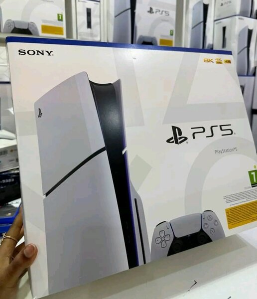 Console PS5 Sony avec Manettes