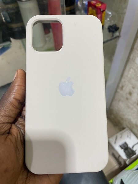 Coque silicone iPhone élégante