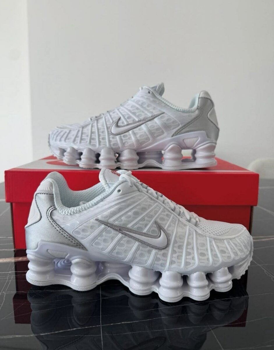 Baskets Nike SHOX