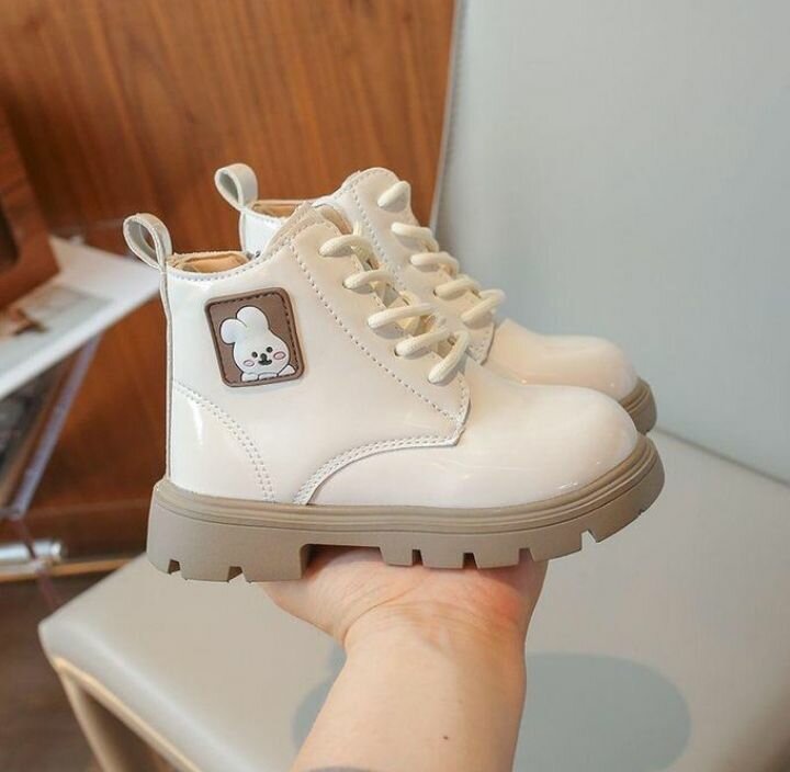 Fashionable Boots For Girls