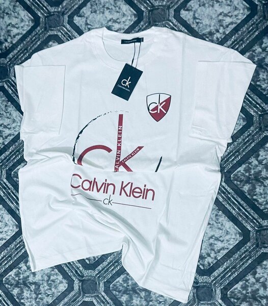 T-shirts Calvin Klein et Polo