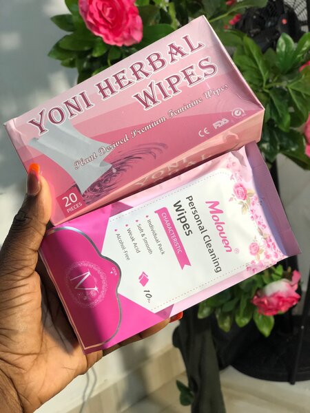 FEMININE WIPES