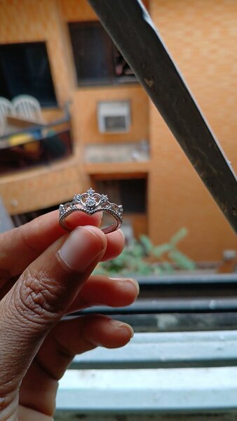 Bague en argent avec cristal