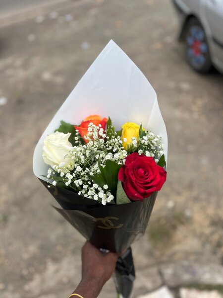 Bouquet de roses multicolores