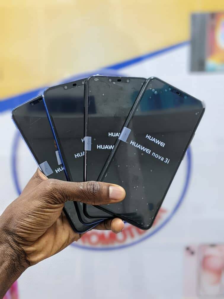 HUAWEI NOVA 3i (128GB-6RAM) QUASI NEUF