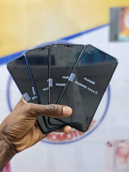 HUAWEI NOVA 3i (128GB-6RAM) QUASI NEUF